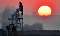 IEA, Küresel Petrol Talebi Artış Öngörüsünü Yukarı Yönlü Revize Etti