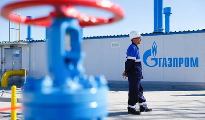 Rus Petrolü Artan Yaptırım Baskısına Uyum Sağlamaya Çalışıyor