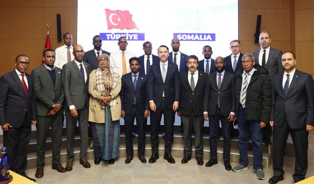 Bakan Bayraktar, Somali Heyetini Bakanlıkta Ağırladı