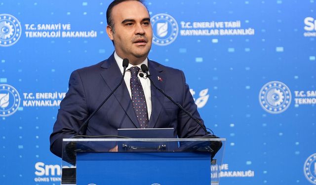 Bakan Kacır, "Türkiye Güneş Paneli Üretiminde Lider"