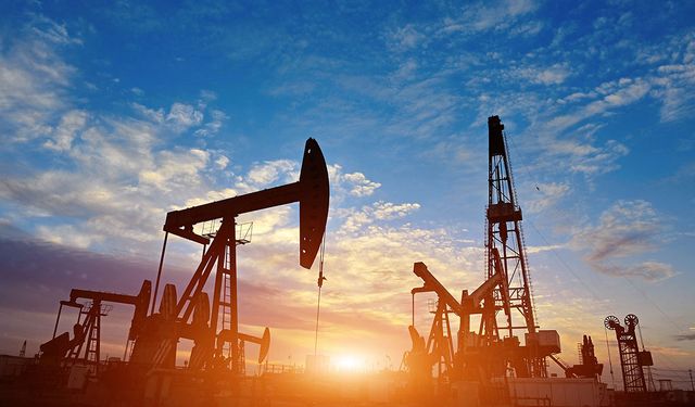 ABD Petrol Fiyatı Tahminini Yukarı Yönlü Revize Etti