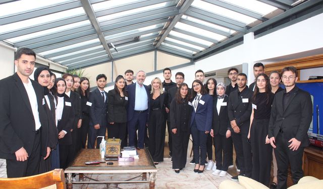 Akfen Holding TİKAV Bursiyerleri ile Bir Araya Geldi