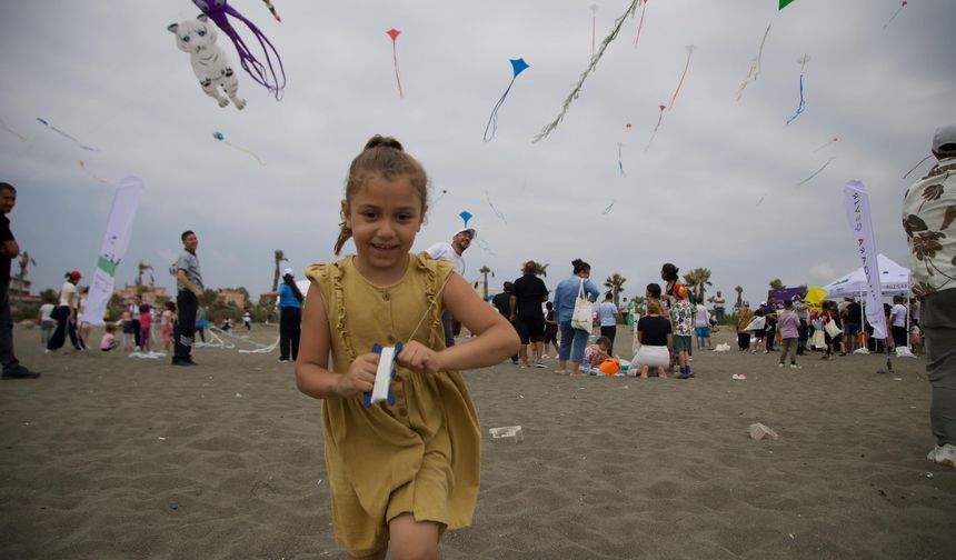 Fiba Yenilenebilir Enerji ve Açev Hatay’da Uçurtma Festivali Düzenledi