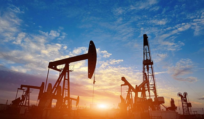 ABD Petrol Fiyatı Tahminini Yukarı Yönlü Revize Etti