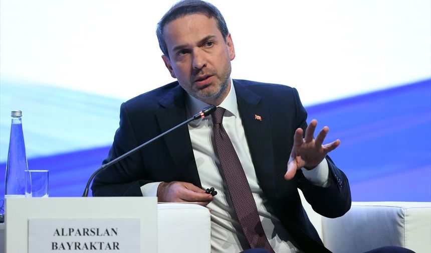 Bakan Bayraktar, 2026 Yılı Yenilenebilir Enerjide "Yeni Bir Rekor Yılı" Olacak